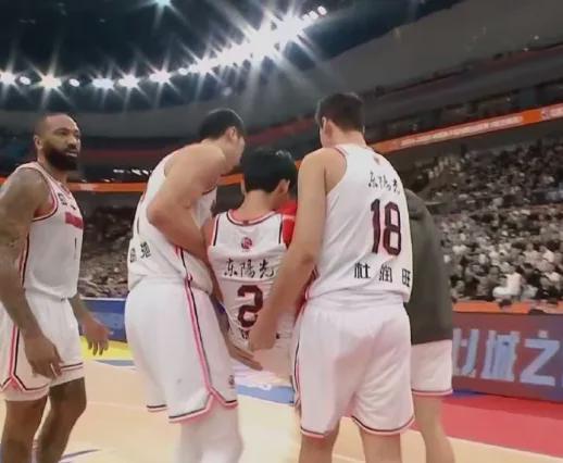 熊猫体育资讯：广东男篮第四外援人选出炉！NBA2米16中锋杜锋收两好一坏消息(图6)