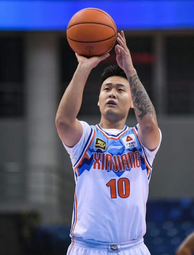 85-79！新疆力克北京豪取六连胜！劳森狂轰15+12张才仁空砍24分(图4)